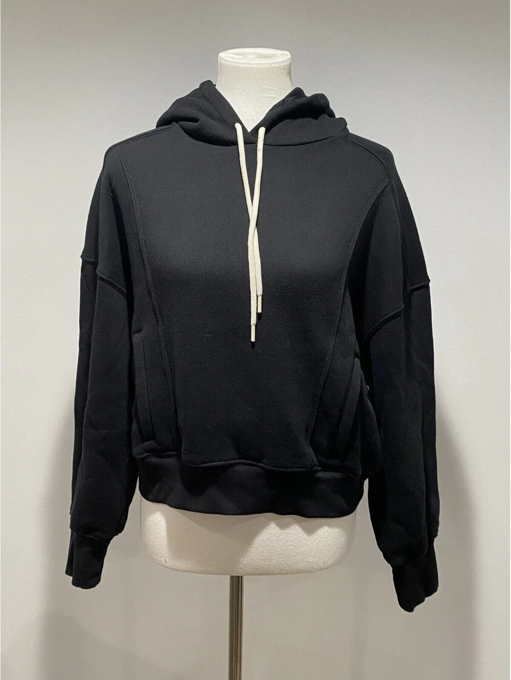 NWT Offline by Aerie Cropped Hoodie Sweatshirt Size Medium Black